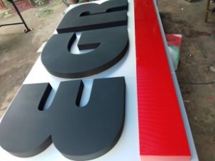 อักษรโลหะยกขอบทำสี EGR .11