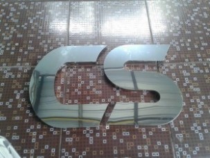 อักษรสแตนเลสทองยกขอบ6