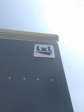 โลหะทำสีติดบนพื้นสังกะสี